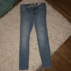 Hollister Light Wash Skinny Jean